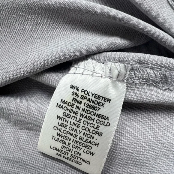 Gray Sleeveless Blouse - Picture 4 of 7